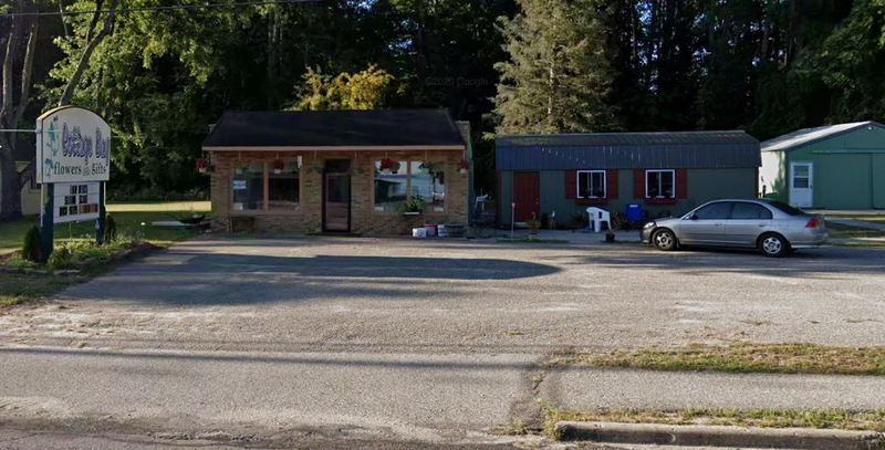 Vinces House of Baits - 2019 Street View (newer photo)